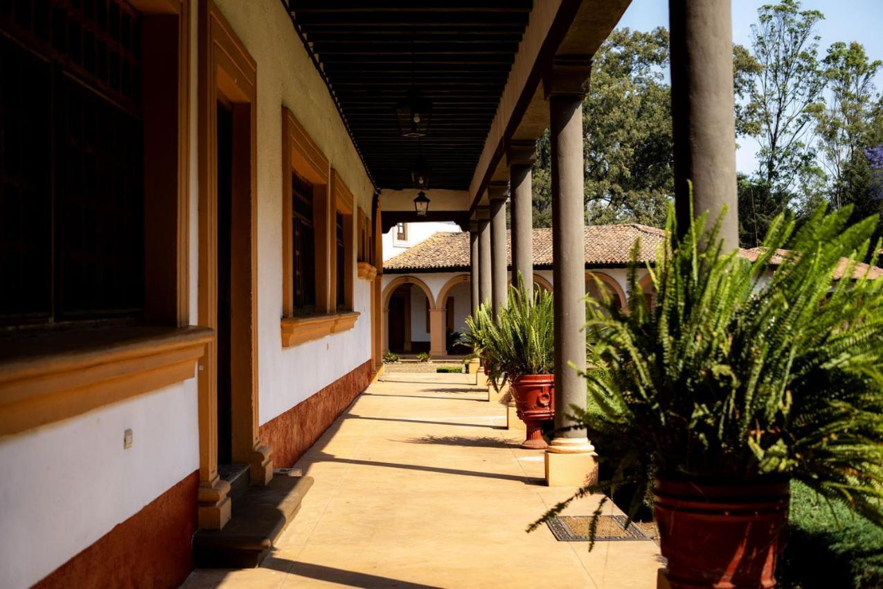 Best Western Plus Posada De Don Vasco Pátzcuaro Buitenkant foto The Hacienda Nápoles, where Escobar kept his animals