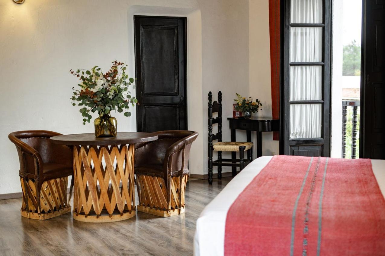 Best Western Plus Posada De Don Vasco Pátzcuaro Buitenkant foto Interior of the hotel