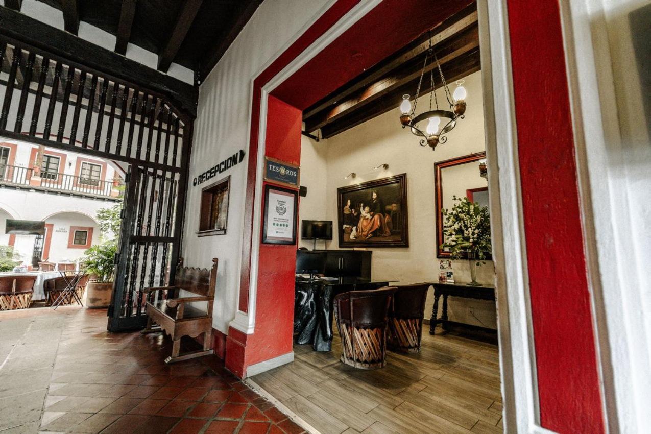 Best Western Plus Posada De Don Vasco Pátzcuaro Buitenkant foto Interior of the hotel